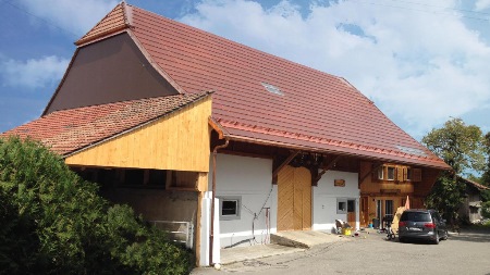 Historisches Bauernhaus mit Solardach saniert