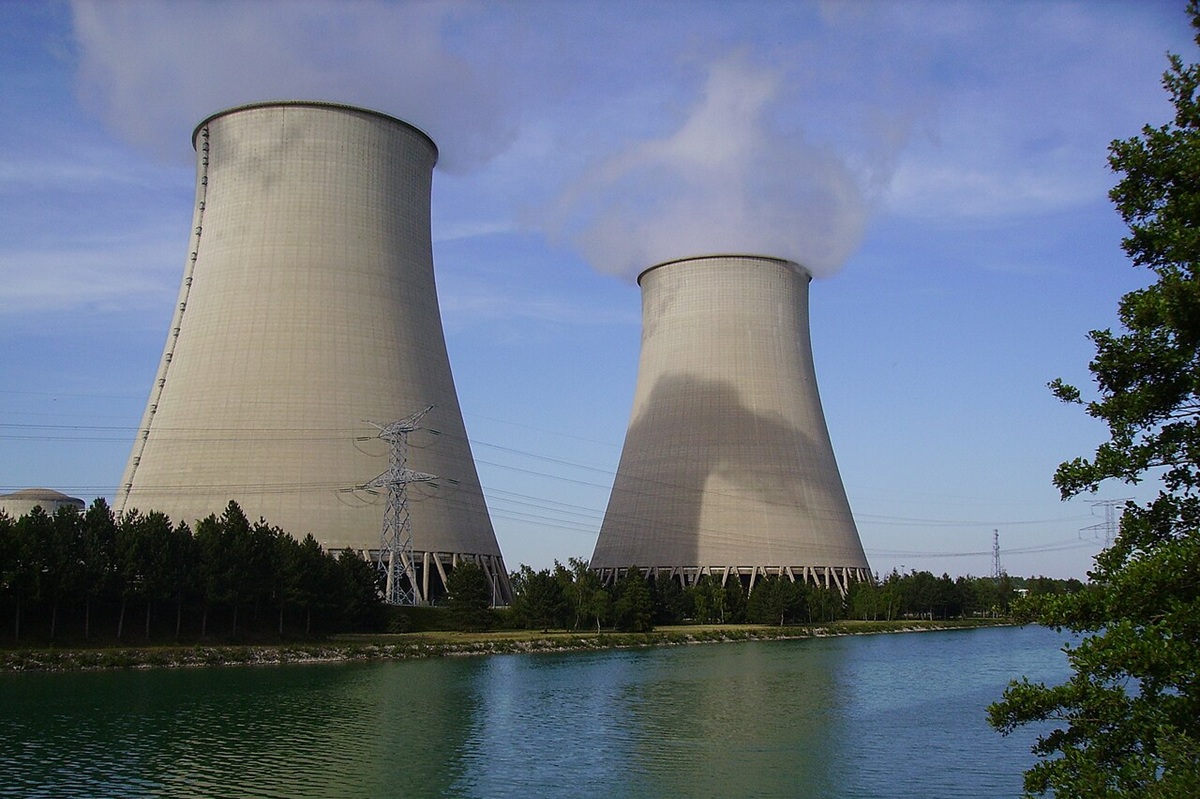 Photovoltaik stabilisiert das französische Stromnetz bei Hitzewellen und sinkender Kernkraftleistung